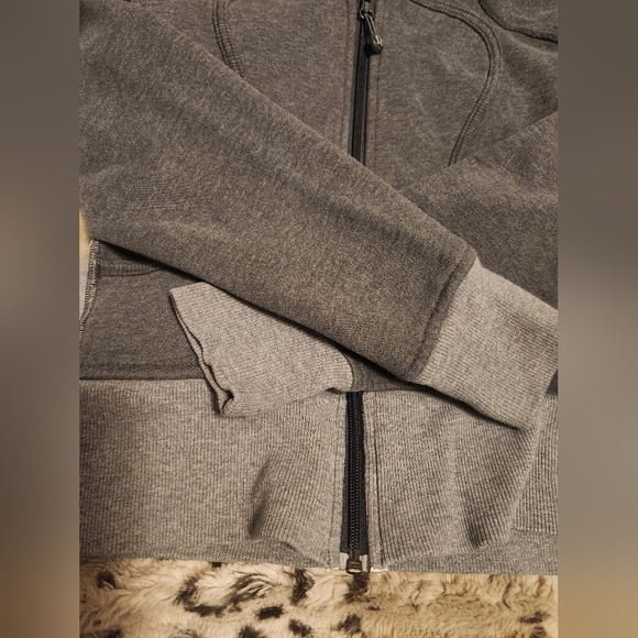 Lululemon Jacket - Picture 3 of 9